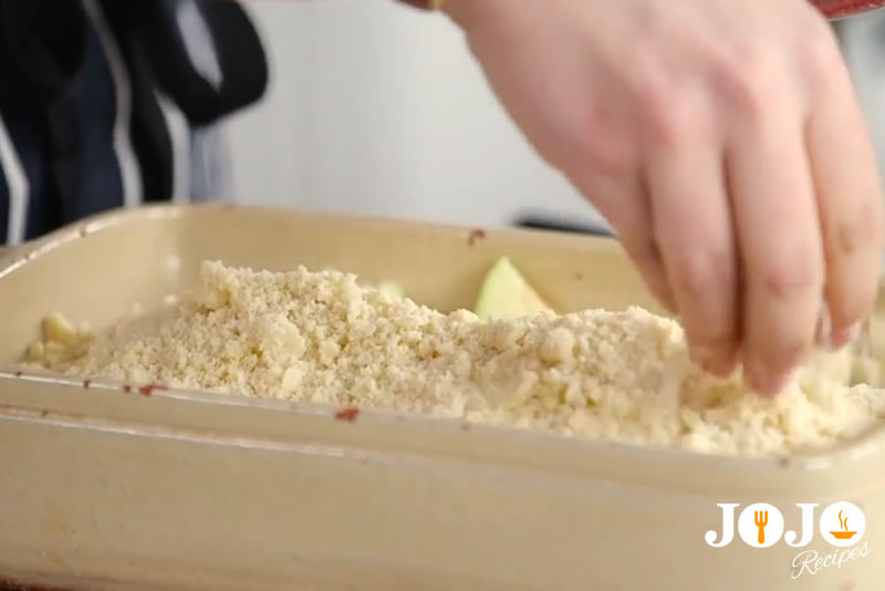 How To Make Apple Crumble - #4 Step