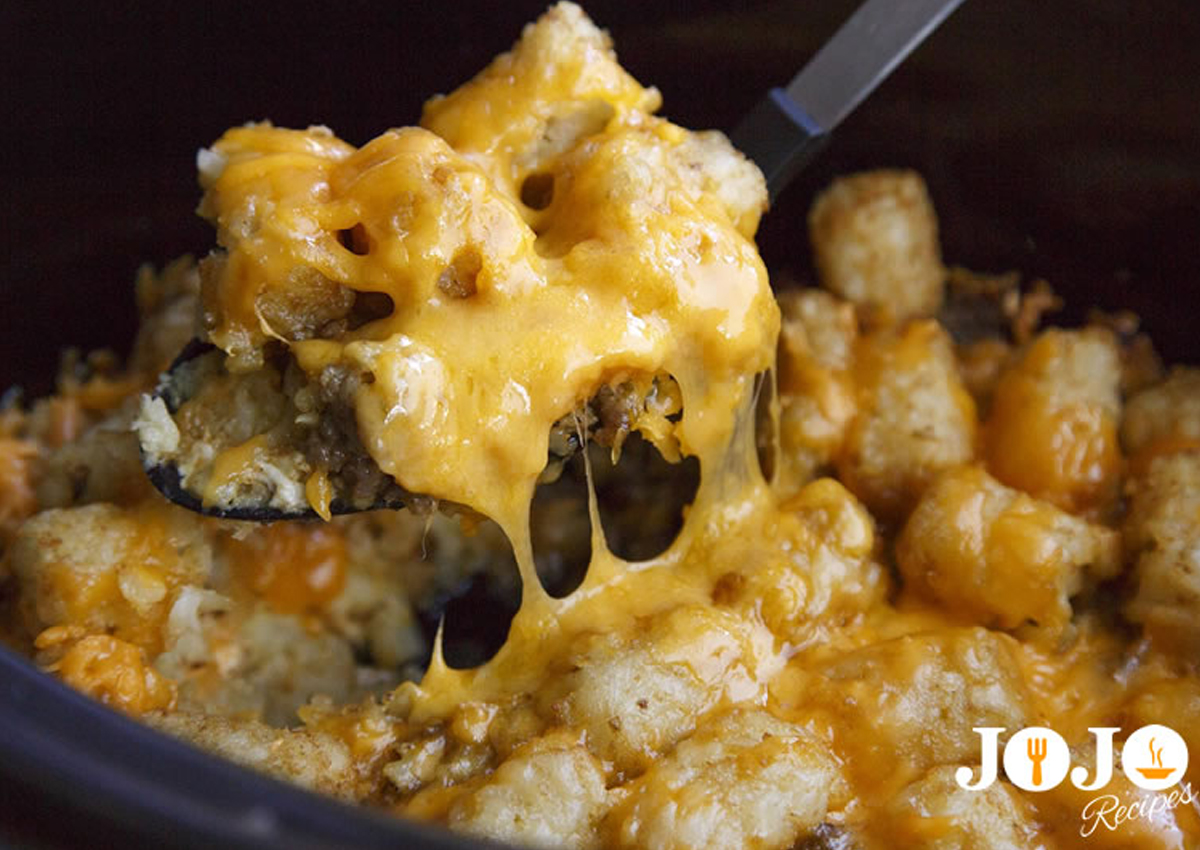 Cheesy Tater Tot Casserole recipe hotdish served with crispy tater tots and seasoned beef